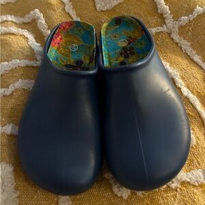 Sloggers garden clogs 8